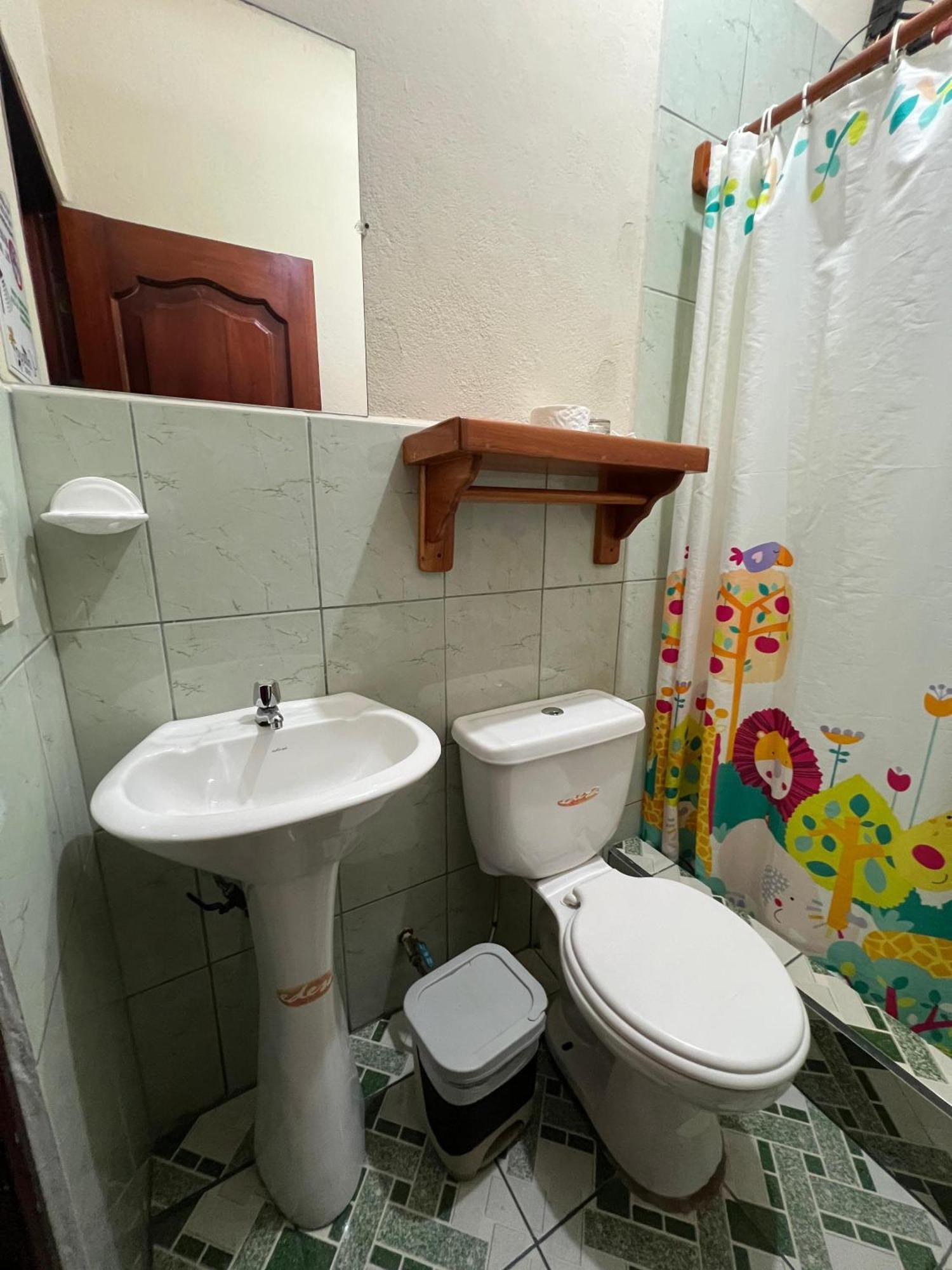 Hostal Cattleya Пуерто-Бакерісо-Морено Номер фото