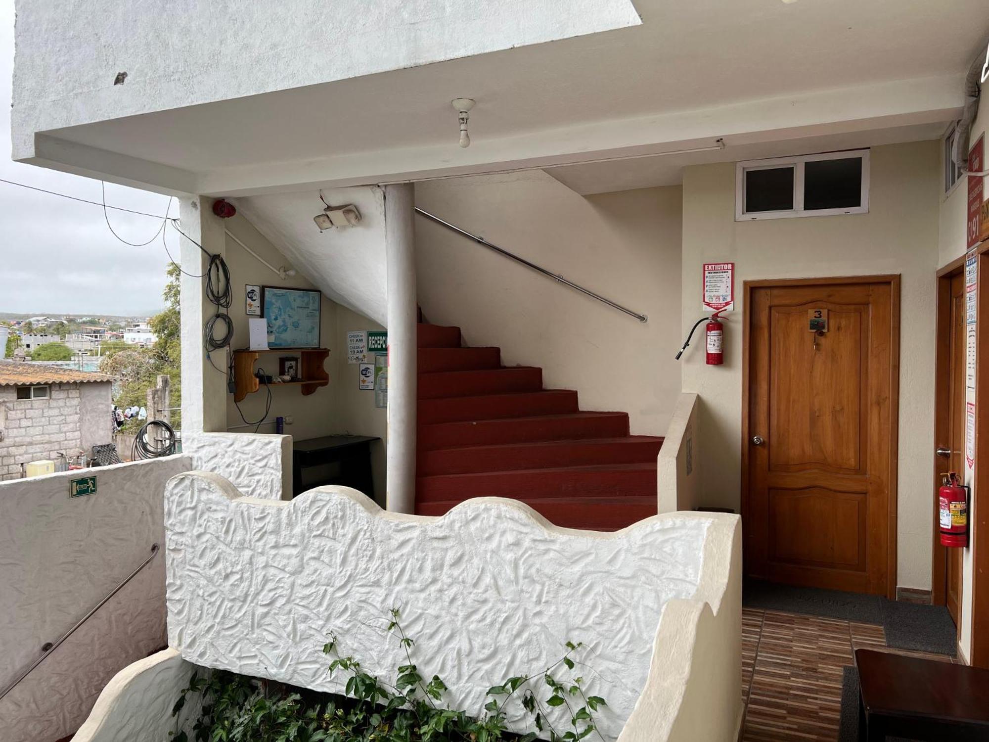 Hostal Cattleya Пуерто-Бакерісо-Морено Екстер'єр фото