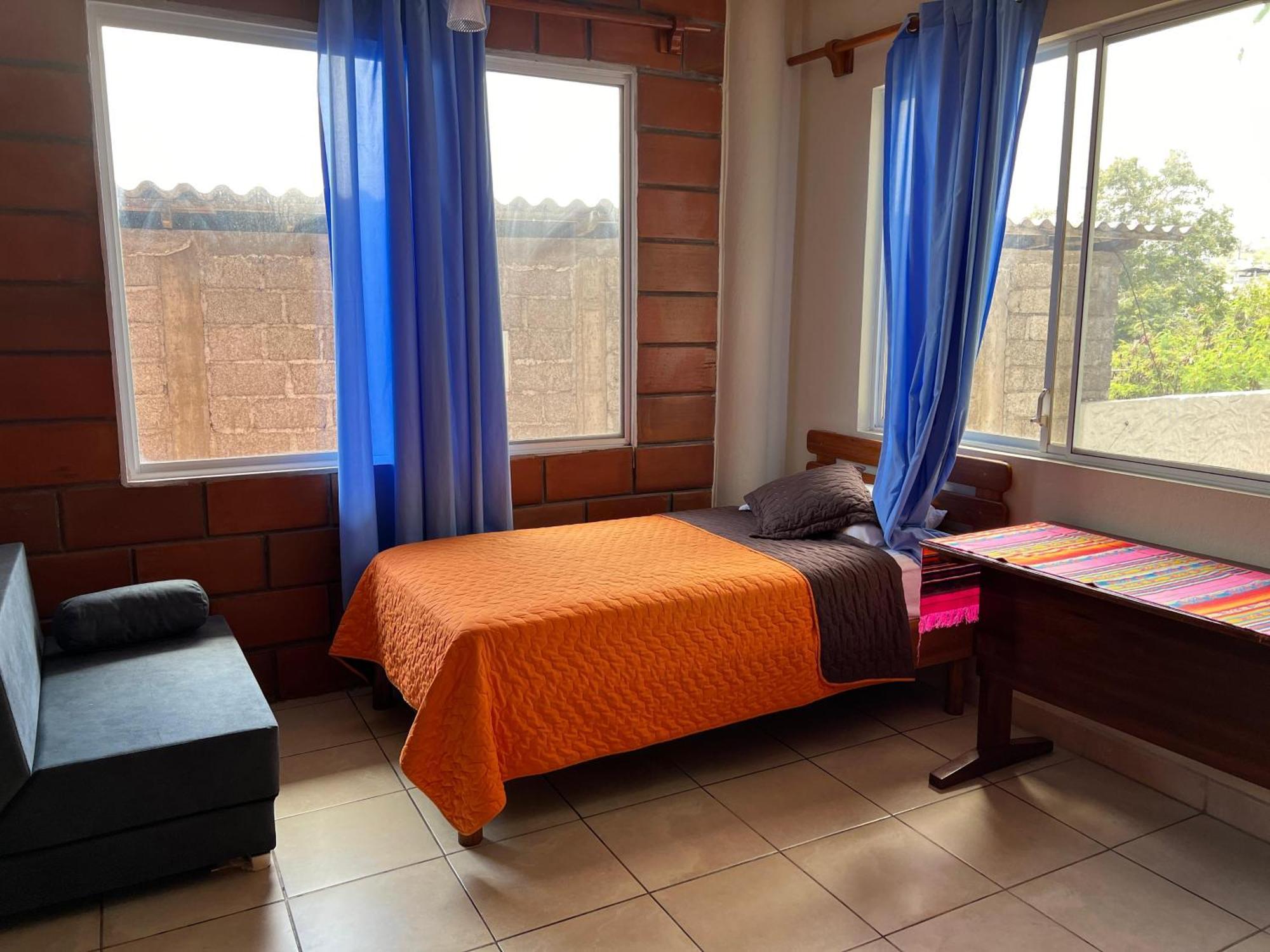 Hostal Cattleya Пуерто-Бакерісо-Морено Екстер'єр фото